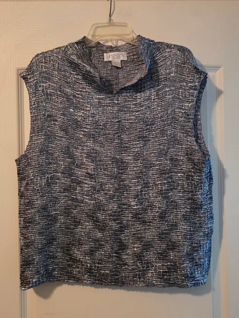 Casual Corner Annex Woman Sleeveless Top Size 2X Gray Crinkle Texture Blouse