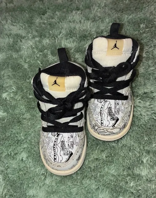 Jordan 1 Mid SE Graffiti Toddler Shoes White Black