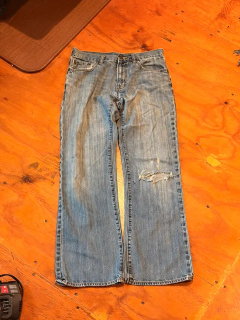 Old Navy Lowrise Bootcut Relaxed Jeans 30x32 Blue Distressed
