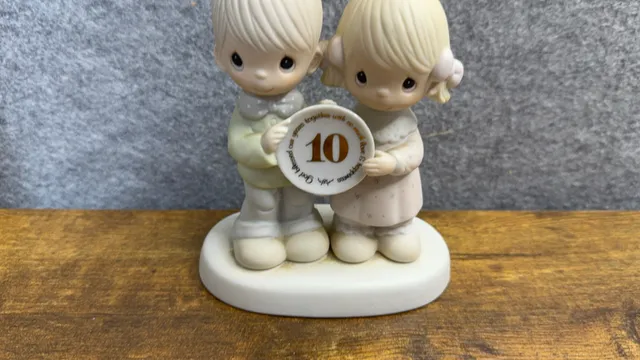 Precious Moments Figurine 10th Anniversary Decade Of Love