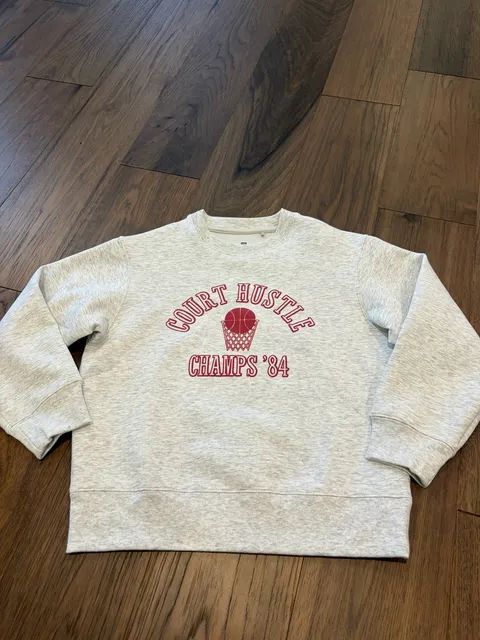 Uniqlo Court Hustle Champs 84 Sweatshirt Size 7-8 Gray Graphic Dry Stretch