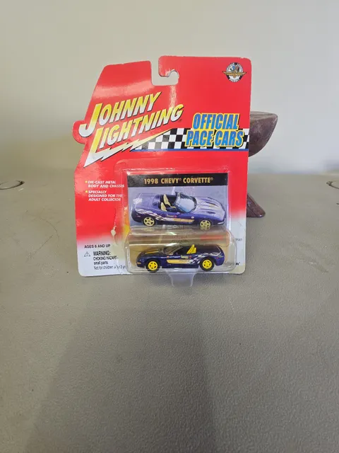 Johnny Lightning 1998 Chevy Corvette Official Pace Cars Die-Cast