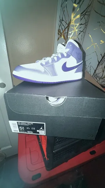 Air Jordan 1 Mid GS Size 5.5Y Dusty Amethyst Court Purple