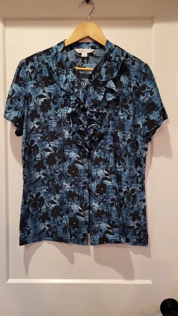 Vintage Pendleton Women's Size 14 Blue Floral 100% Silk Ruffle Front Short Sleeve Blouse