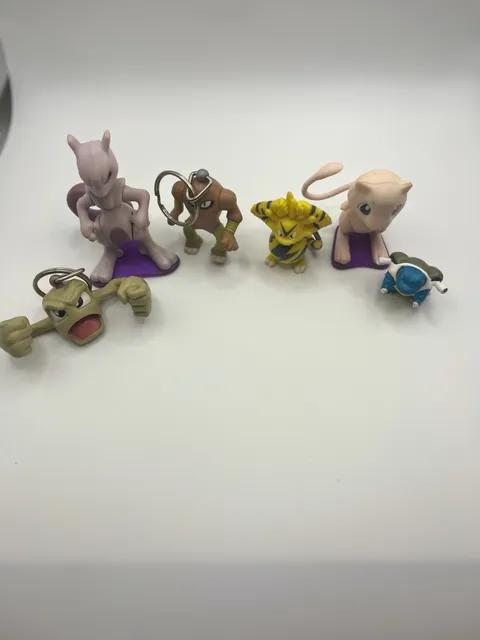 Nintendo Pokémon Vintage Figures Keychains Lot of 5