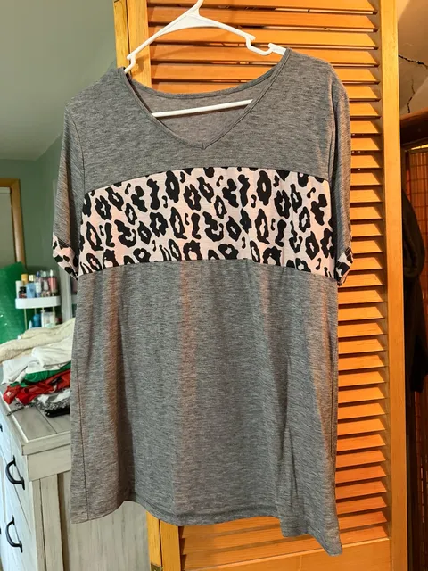 Gray Leopard Colorblock V-Neck Short Sleeve Top