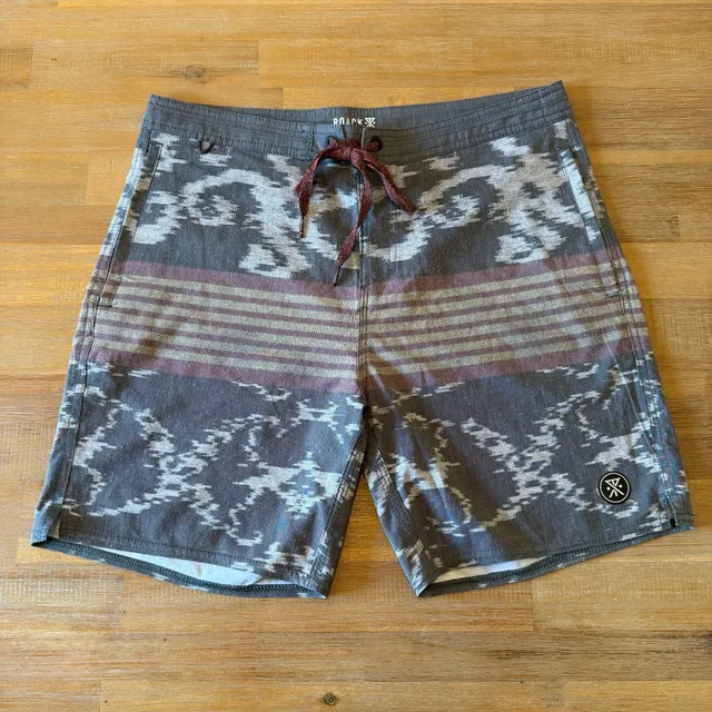 Roark Chiller Series Ikat Boardshorts Swim Trunks Men Size 30 Grey Burgundy 17
