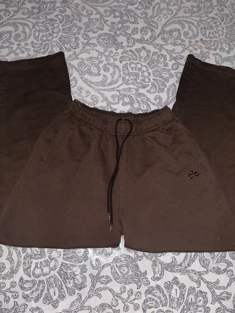 Alo Yoga Accolade Straight Leg Sweatpants Size M Dark Chocolate Brown