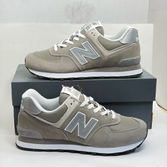 New Balance 574 Core ML574EGG Size 8.5 Men’s Grey Suede Sneakers New