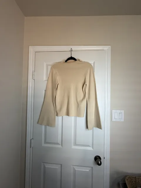 Umgee Sweater Size M Beige Mock Neck Bell Sleeve Ribbed Knit