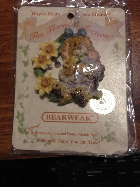 NEW Boyds Bears DAFFODIL THE COLORS OF SUNSHINE  BEARWEAR PIN  STYLE# 26127