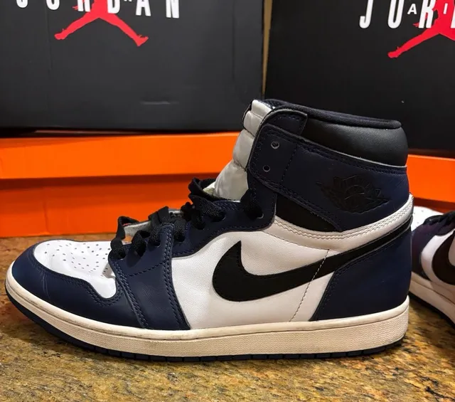 Air Jordan 1 Retro High OG Size 10.5 Obsidian UNC