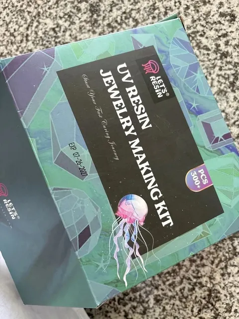 Uv resin jewelry making kit
