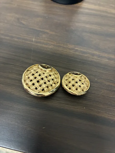 Sarah Coventry Gold Tone Woven Basketweave Round Brooch Pin Set