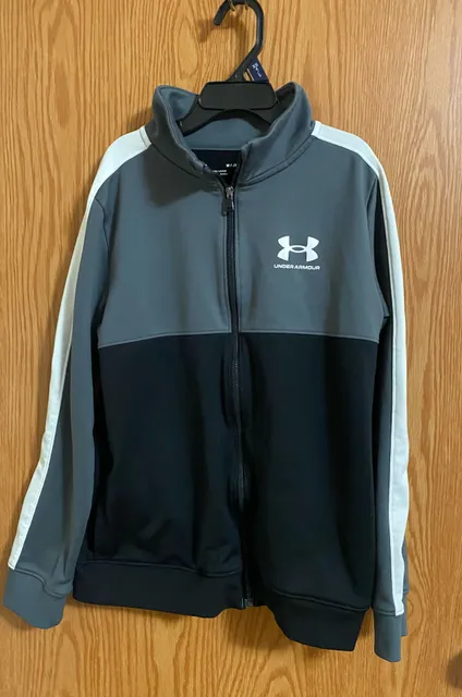Under Armour Track Jacket Size YMD Gray Black Full Zip