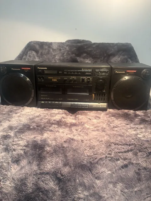 Panasonic RX-CT900 AM/FM Cassette XBS Portable Stereo System Works Great Read!!!