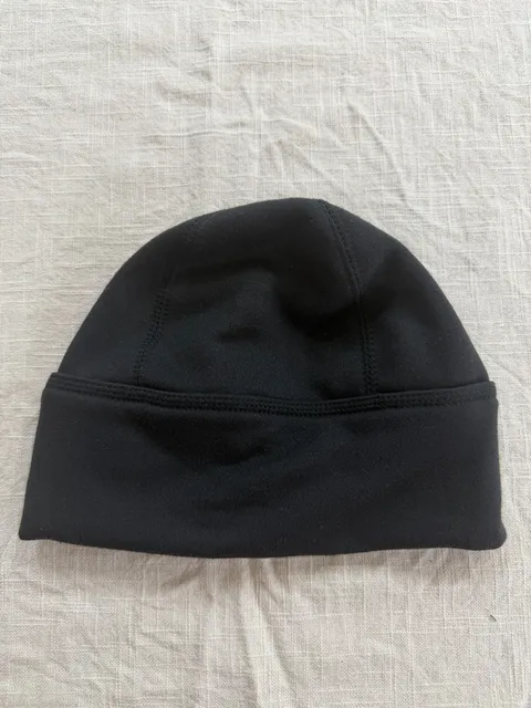 Fabletics running Beanie in Black