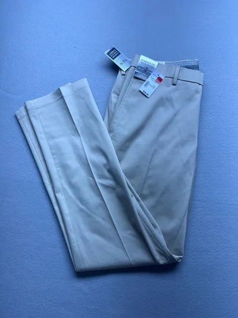 Haggar Iron Free Premium Khaki Straight Fit Size 32 X 32 Sand