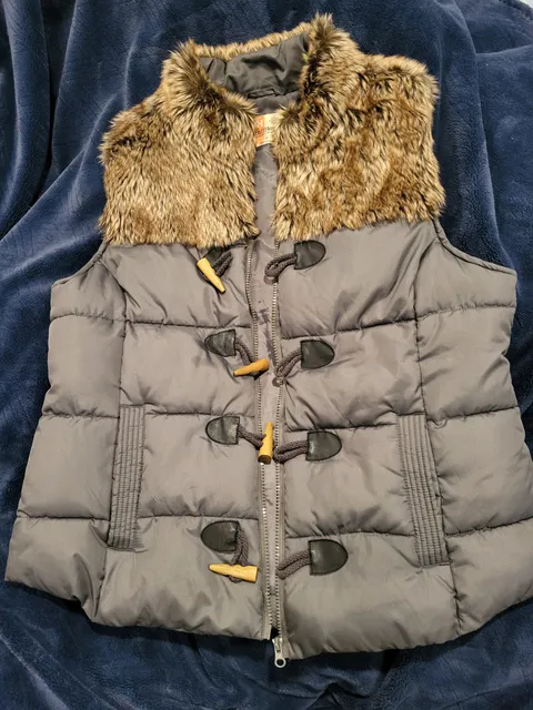 RuffHewn Gray Puffer Vest with Faux Fur Hood Trim and Toggle Closure