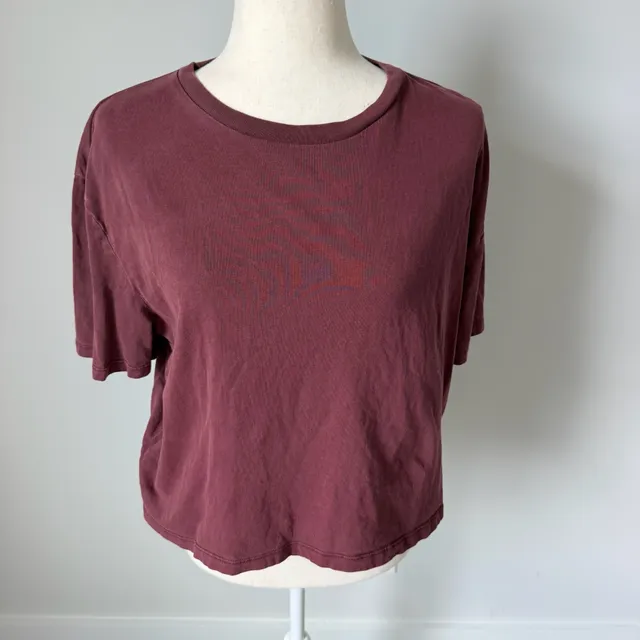 Academy Women T-Shirt Size L Burgundy Cotton Short Sleeve Relaxed Crop Top