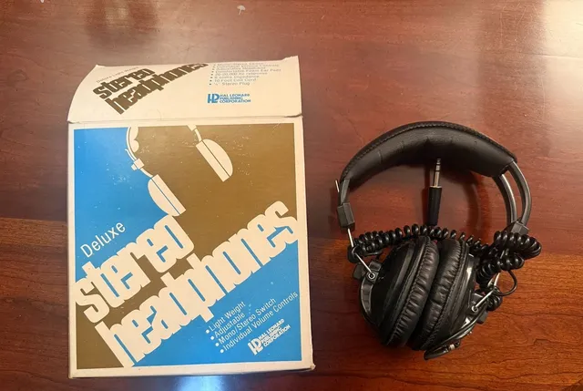 Hal Leonard Deluxe Stereo Headphones
