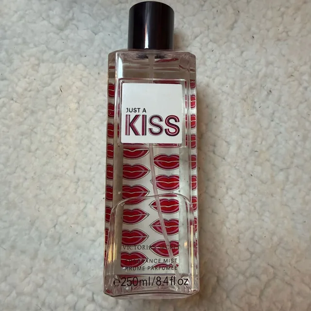 Victoria's Secret Just A Kiss Fragrance Mist 8.4 fl oz