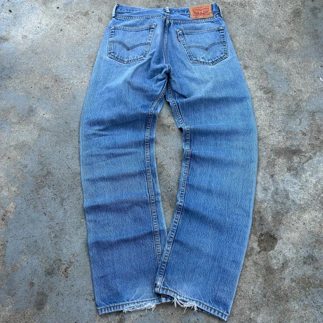 Vintage Levi's 501 Button Fly Jeans Y2K