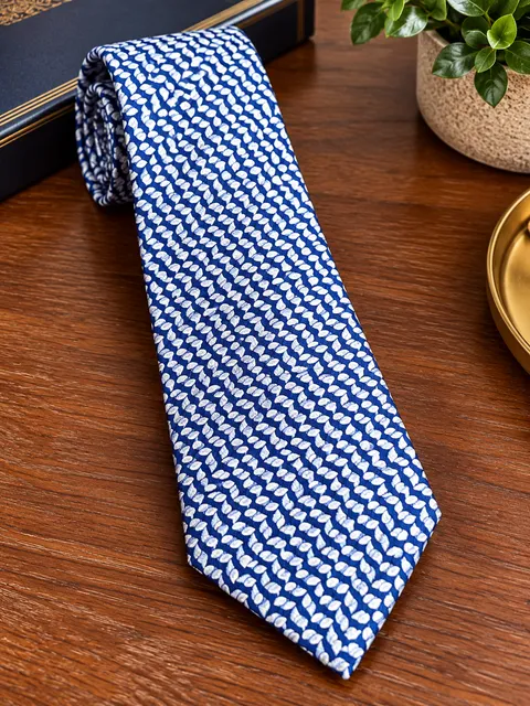 Vintage Thomas Pink 100% Silk Tie Navy Blue Ivory Leaf Pattern Made in Italy