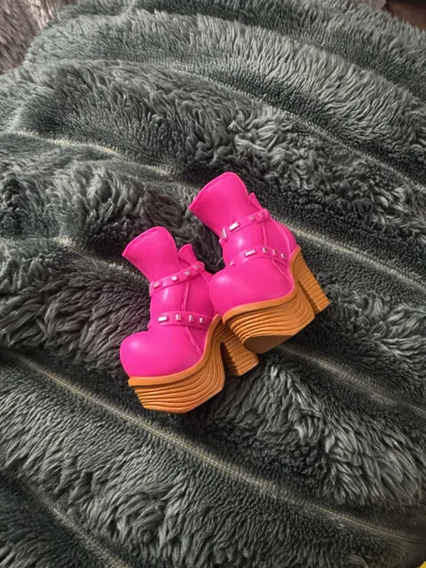 Bratz Doll Pink Platform Boots