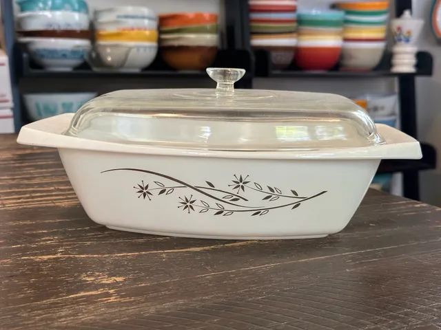 Pyrex Golden Honeysuckle 035 Casserole Dish