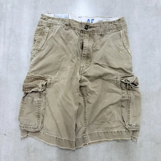 American Eagle Cargo Shorts Size 30 Khaki Cotton Distressed