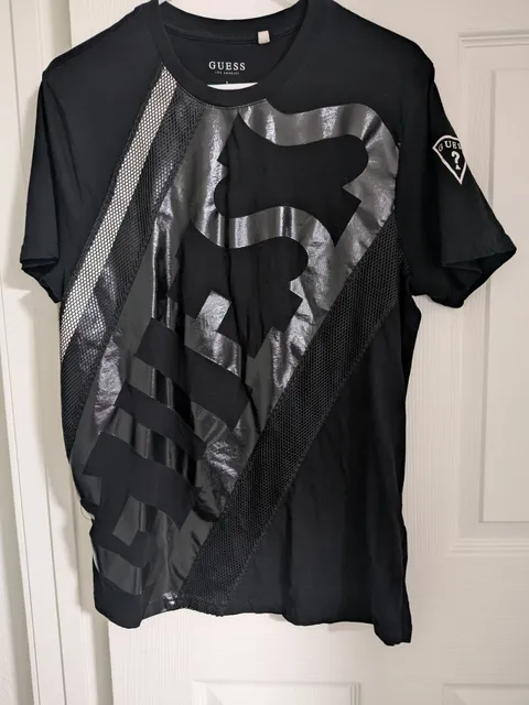 GUESS Graphic T-Shirt Size L Black Mesh Logo