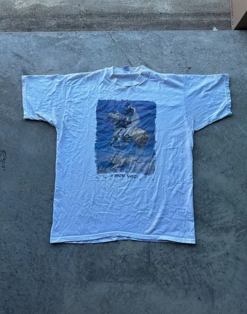 Fruit of the Loom Snow Wolf T-Shirt Size XL Vintage Native American Art Graphic