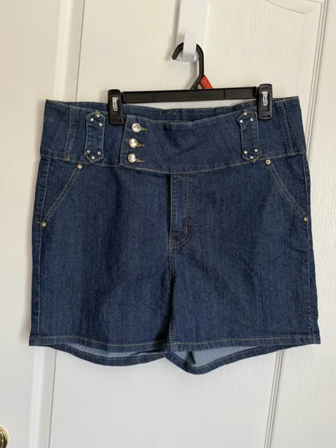 Pasion Denim High Waist Rhinestone Button Shorts Size 10