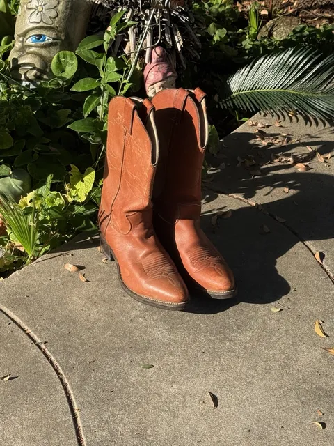 Vintage JUSTIN 2102 Cowboy Boots Men’s 9 B Narrow Made In USA Light Patina Vtg 70s /80s