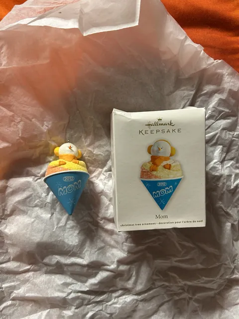 Hallmark Keepsake 2012 Mom Snow Cone Christmas Ornament