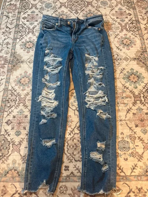 American Eagle Mom jeans size 4 R