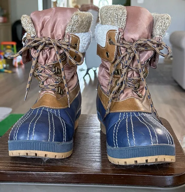London Fog Duck Boots Size 8 Brown Blue Winter Snow Boots