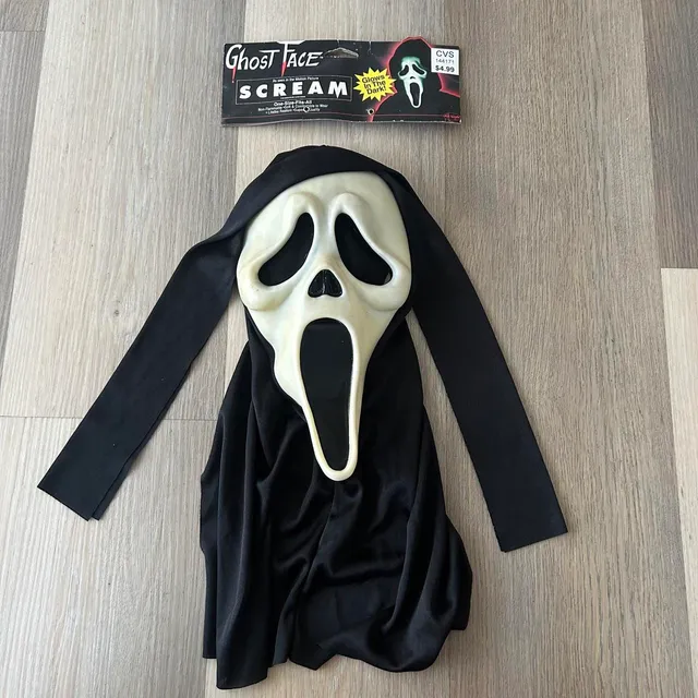 Fun World Ghost Face Scream Mask Glow In The Dark 9206