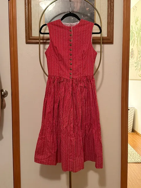 Vintage German Dirndl Dress Red Floral Size 42
