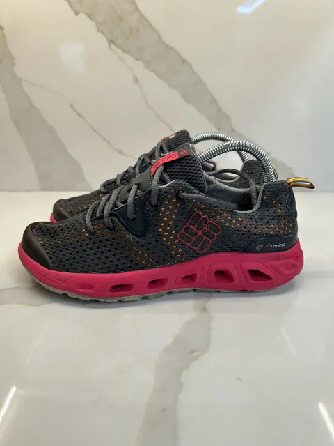 New Columbia Women's Hiking Shoe Size 8.5