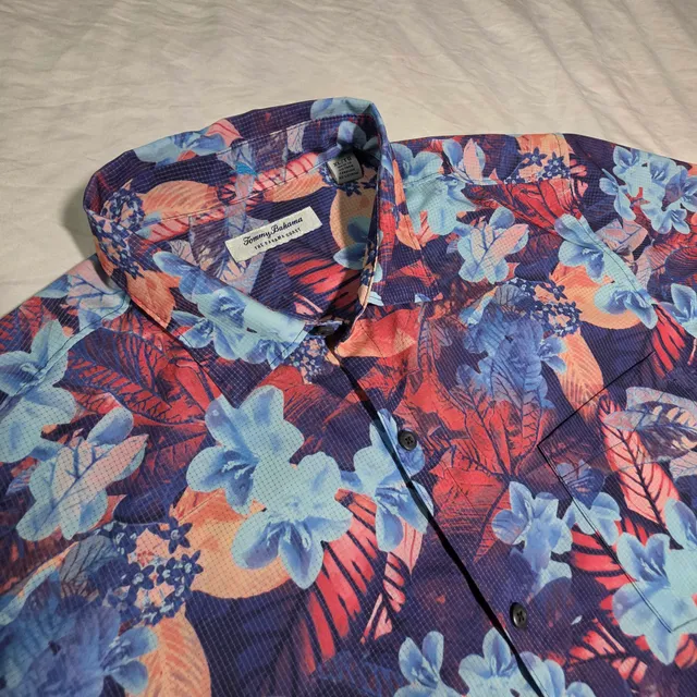Tommy Bahama Button Down Shirt Size XL Floral Short Sleeve