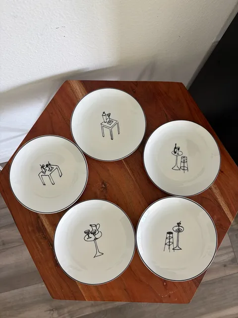 Crate and Barrel Novelty Party Plates 6.5 inches Set of 5
