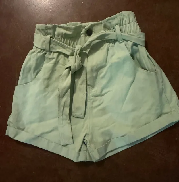 Hyve Paperbag Waist Shorts Size M Sage Green Belted Cuffed