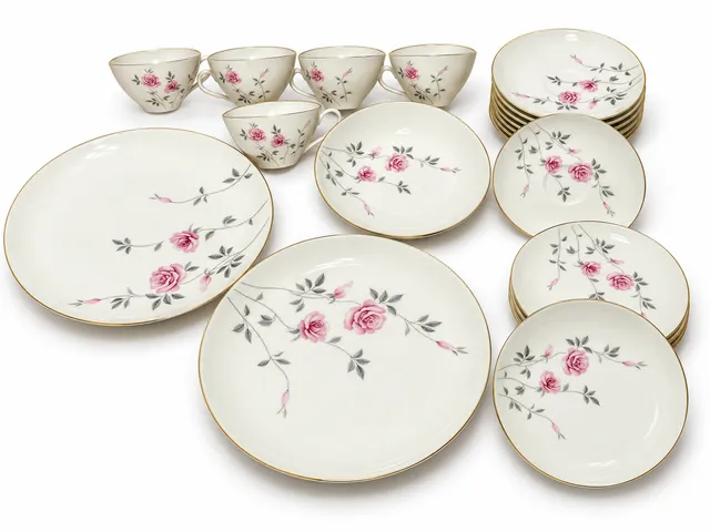 Vintage Crest Wood China Rose 927 Japan 29 Piece Dinnerware Set Floral Gold Trim