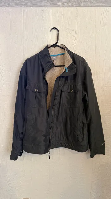 Nike Sherpa Lined Cargo Jacket Size L Black Full Zip Pocket