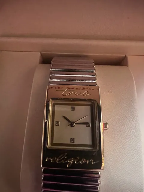 True Religion Watch gold-tone new, unused in box 