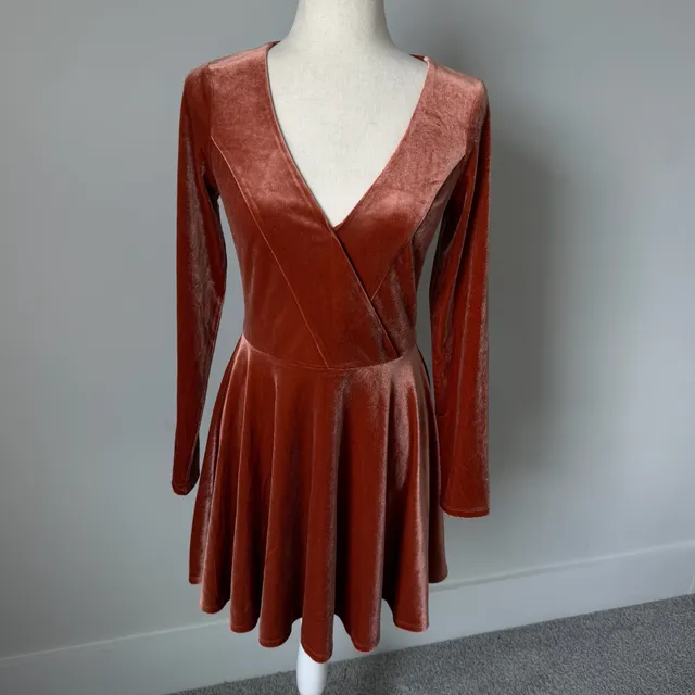 Kimchi Blue Velvet Skater Dress Size M Rust Long Sleeve Mini V-Neck