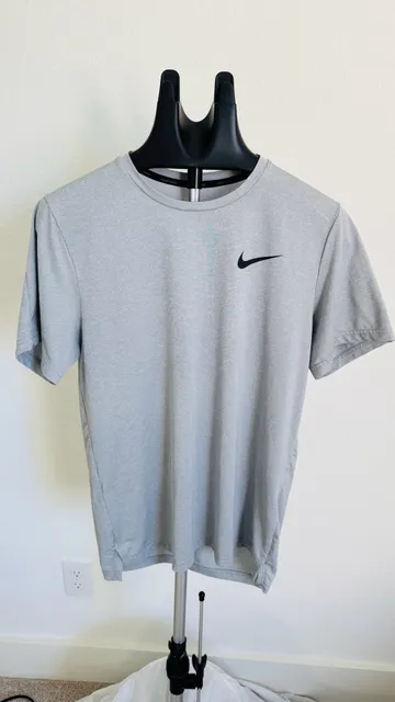Nike Pro Dri-FIT T-Shirt Size S Gray Short Sleeve Athletic