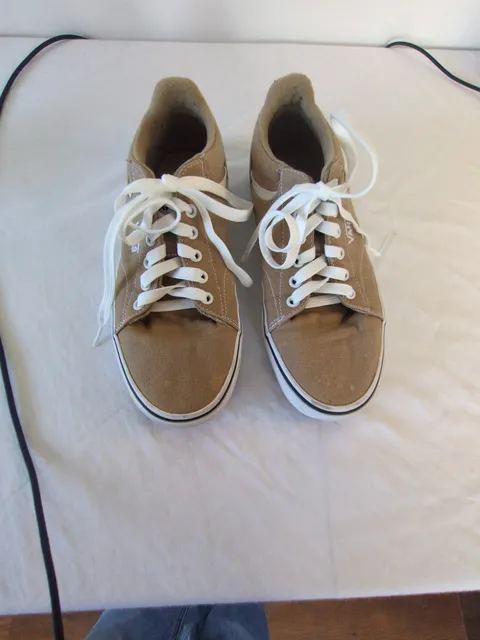 Vans Ward Canvas Low Top Sneakers Size 8.5 Tan Brown Skate Shoes